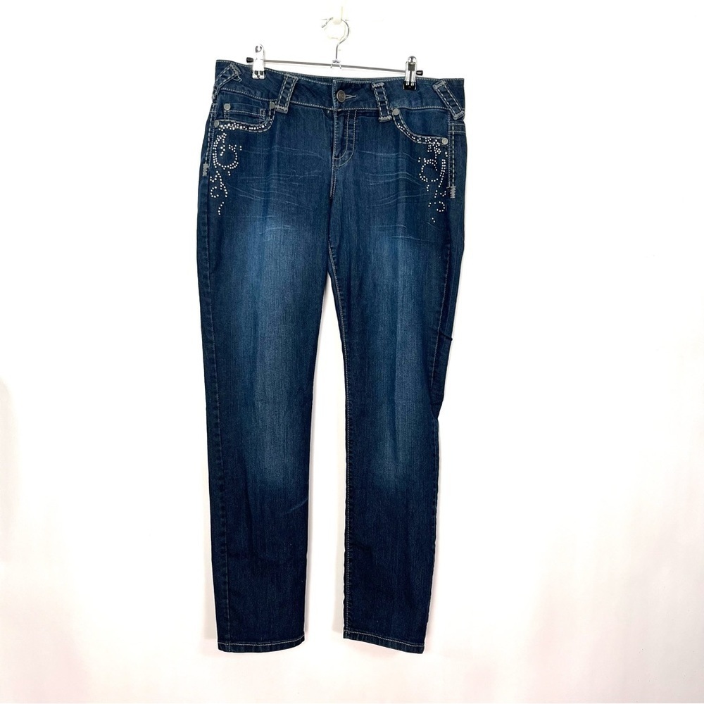 Maurice’s Skinny Distressed Jeans with Silver Studded Stones Sz Large Short